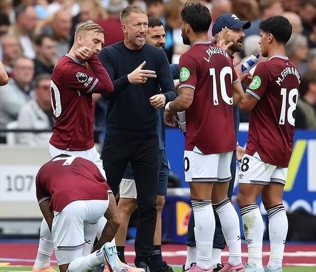 女排世联赛香港站：中国女排3-1日本队，八人表现满分，两人及格