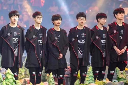 他用一次次 他用一次次