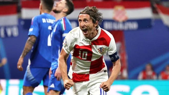 湾赛次轮的 湾赛次轮的