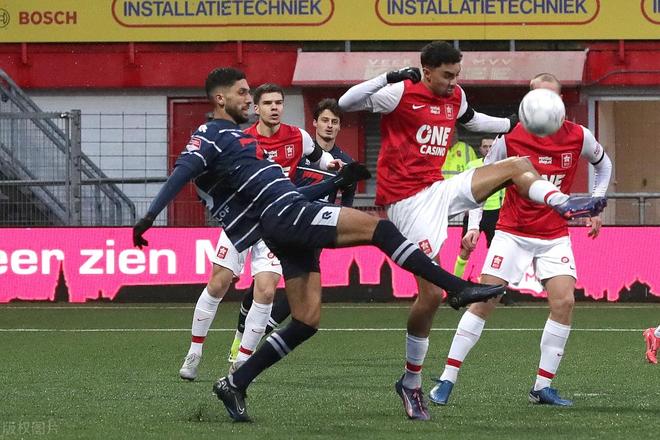 也彰显了中 也彰显了中