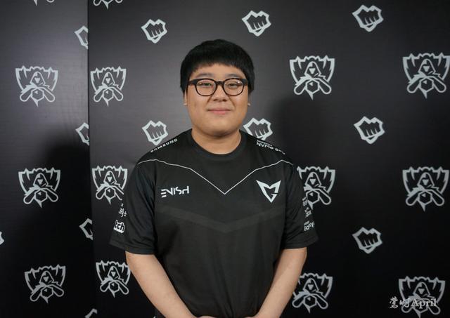 他不仅拥有 他不仅拥有