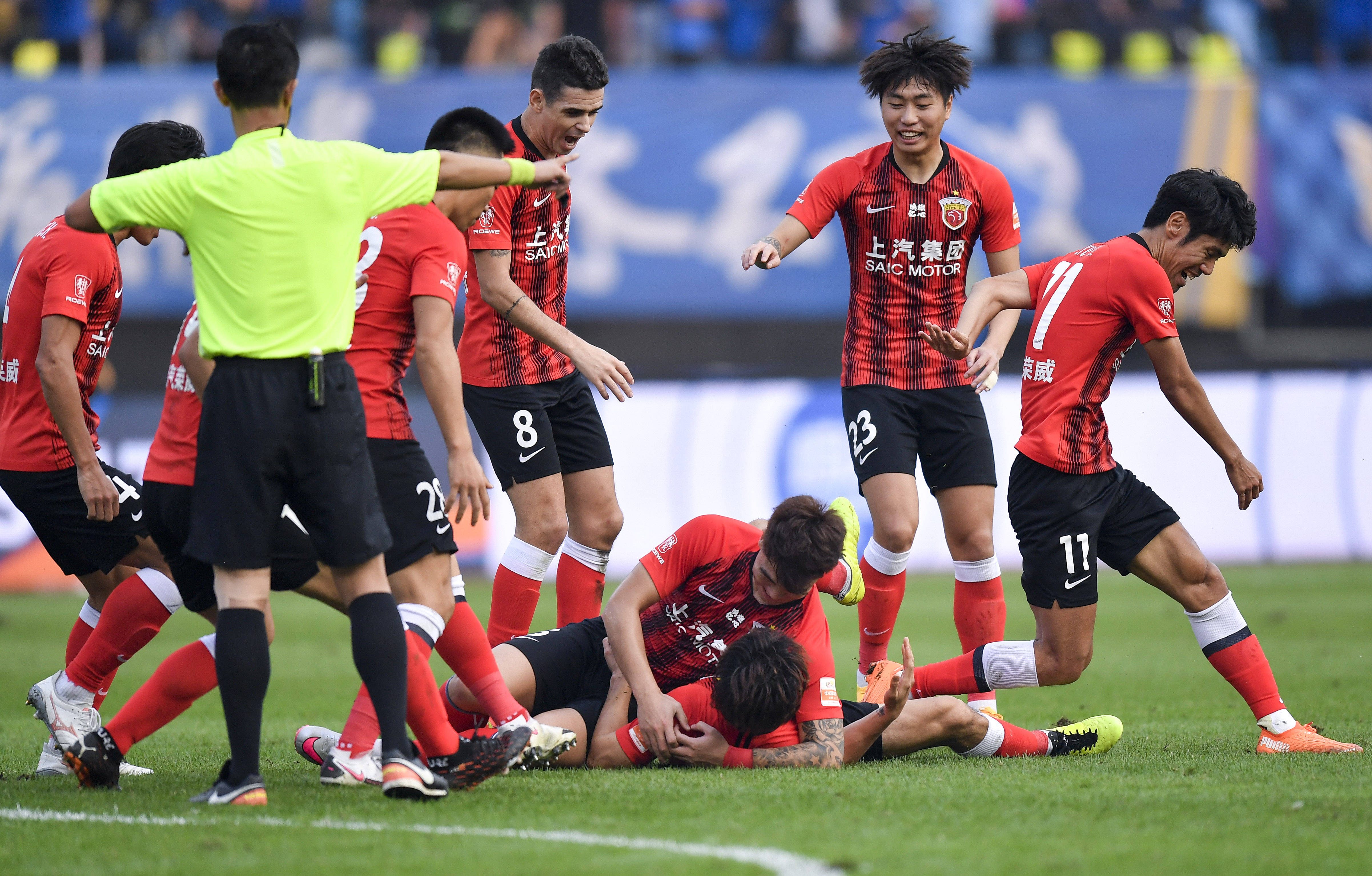 持战术阵型 持战术阵型