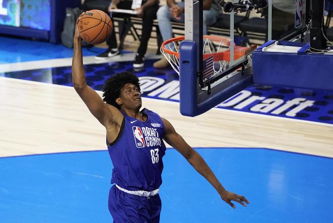 中展现的顽 中展现的顽